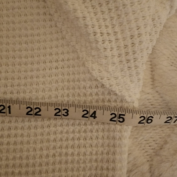 UMGEE...White Waffle Knit Hi-Low Hem Tunic Shirt....size Large - Picture 6 of 7